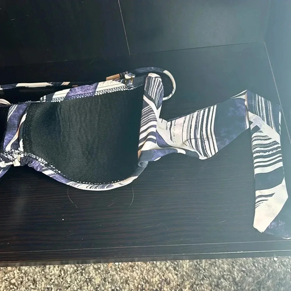 La Blanca Women's  Bikini  Top Size 10 Push Up Purple, White And Black swimsuit - Picture 3 of 7